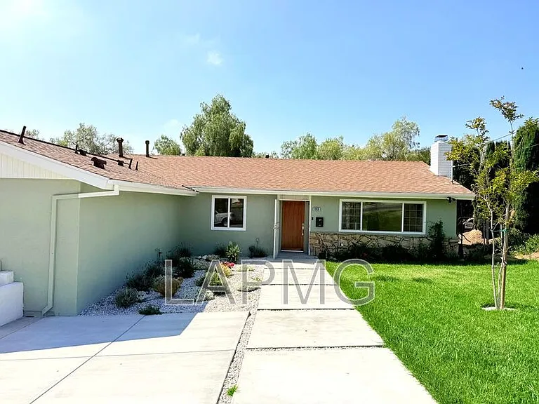 10839 Fellows Ave #10839 — Photo 1