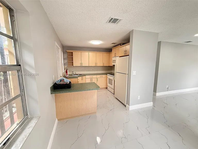 252 NW 50th Ave — Photo 6