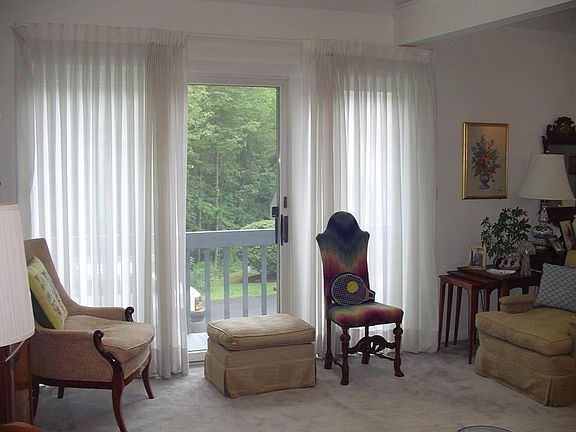 5th image of 32 Woodland Park Dr