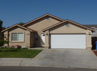 1189 Oso Dr, Madera, CA 93638