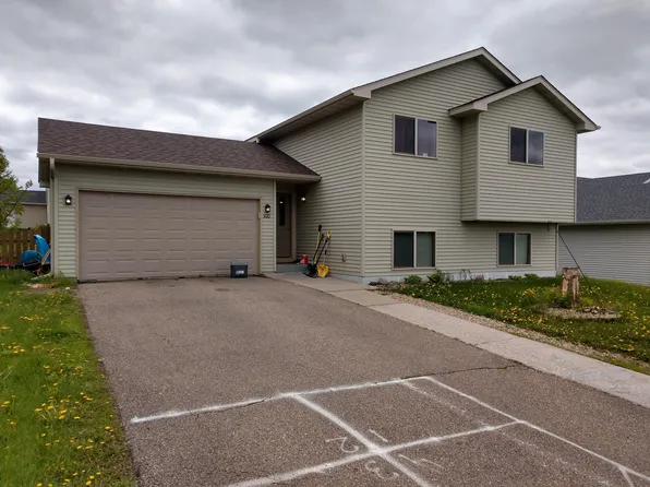 920 Steamboat Ln, Montrose, MN 55363