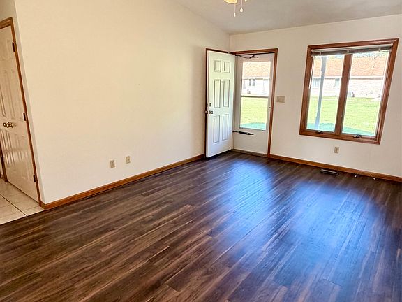 3rd image of 249 Country Club Rd APT 6