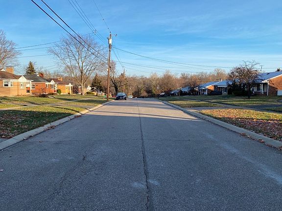 4th image of 8583 Wexford Ave