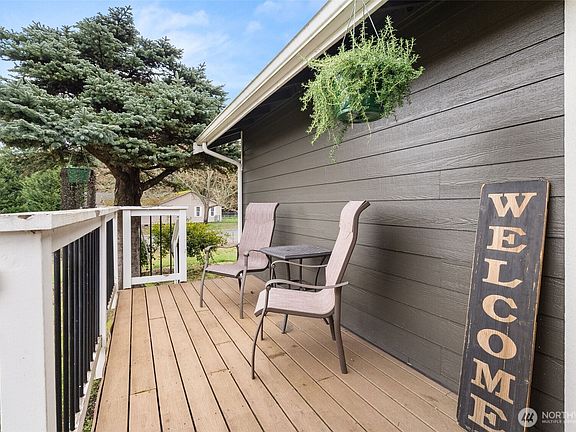 4th image of 8634 Sweet Clover Drive SE