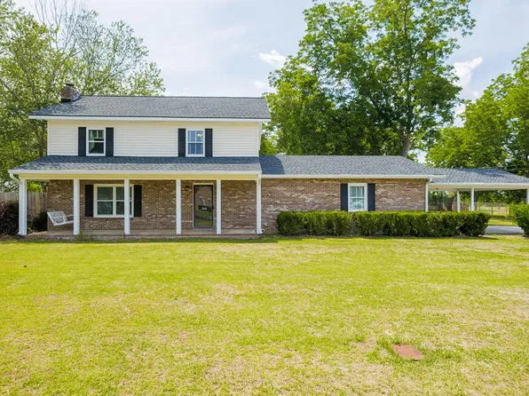 1008 Pecan St, Nashville, GA 31639