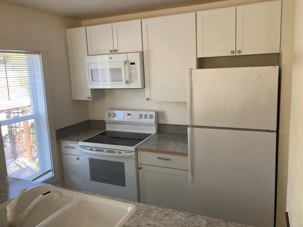 309 W Highland Ave APT A, Chelan, WA 98816