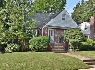 68 Oak St, Teaneck, NJ 07666