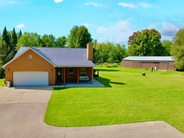W4553 Birch Creek Rd, Menominee, MI 49858
