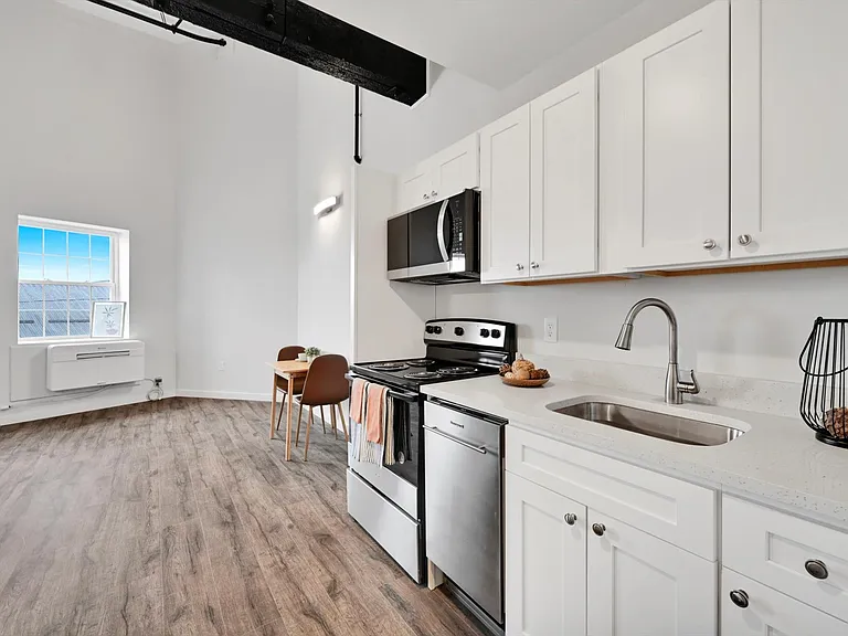 Fleetwood Lofts — Photo 104