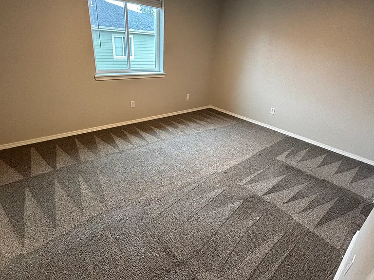 810 SE 9th St #810 — Photo 11