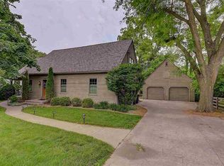 320 W Park Rd, Iowa City, IA 52246