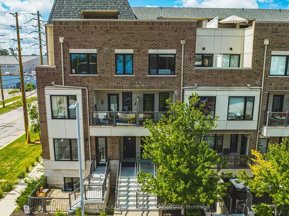 10 Drummond St #505, Toronto, ON M8V 1Y8