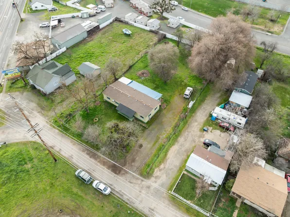 1103 Pinecroft Ave, Medford, OR 97501