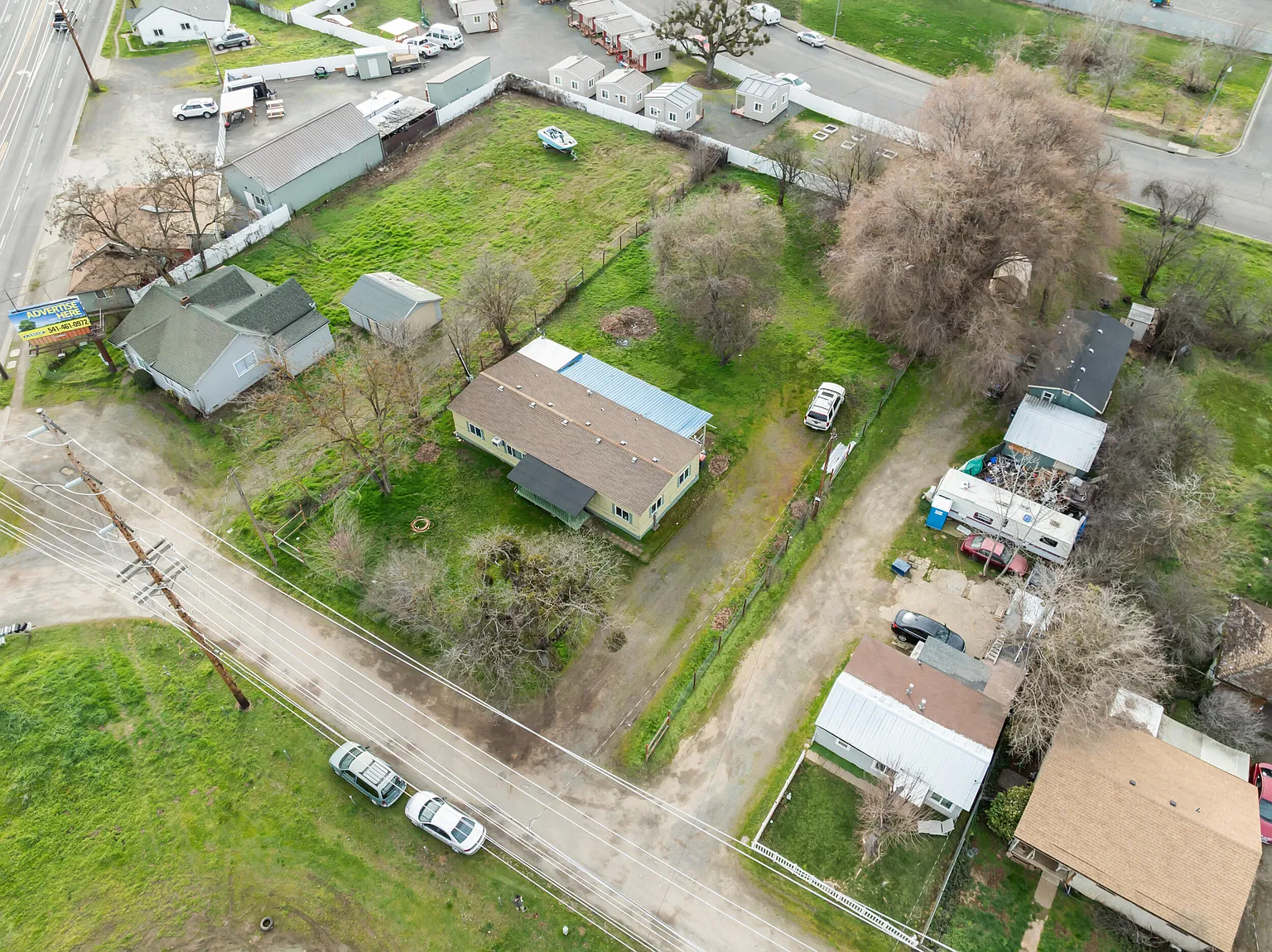 1103 Pinecroft Ave photo 1