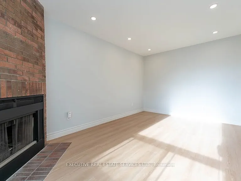 11 Upland Dr #UPPER — Photo 21