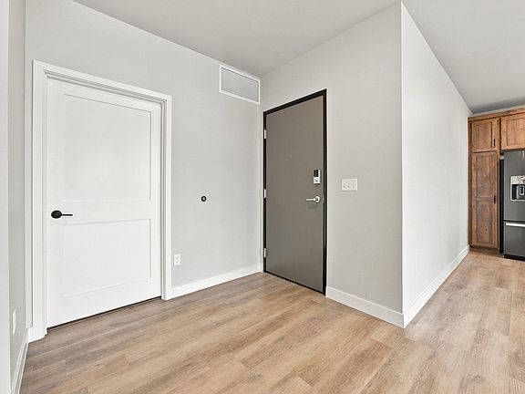 4th image of 4470 24th Ave S #606