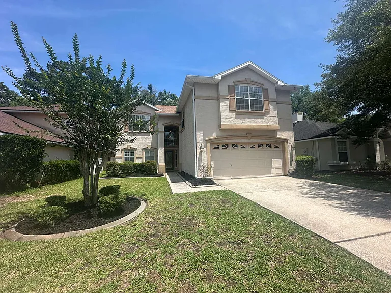 572 Redberry Ln — Photo 7