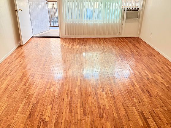 4th image of 1047 N Ogden Dr #9