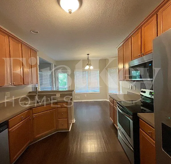 5335 Rutland Ct — Photo 7