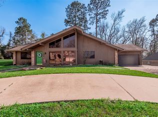 1433 Green Briar Dr, Huntsville, TX 77340