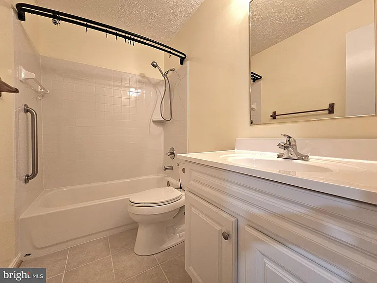 8561 Southlawn Ct — Photo 19