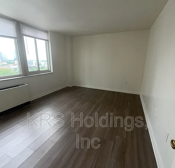 Tower on Franklin - 311 W Franklin St — Photo 13