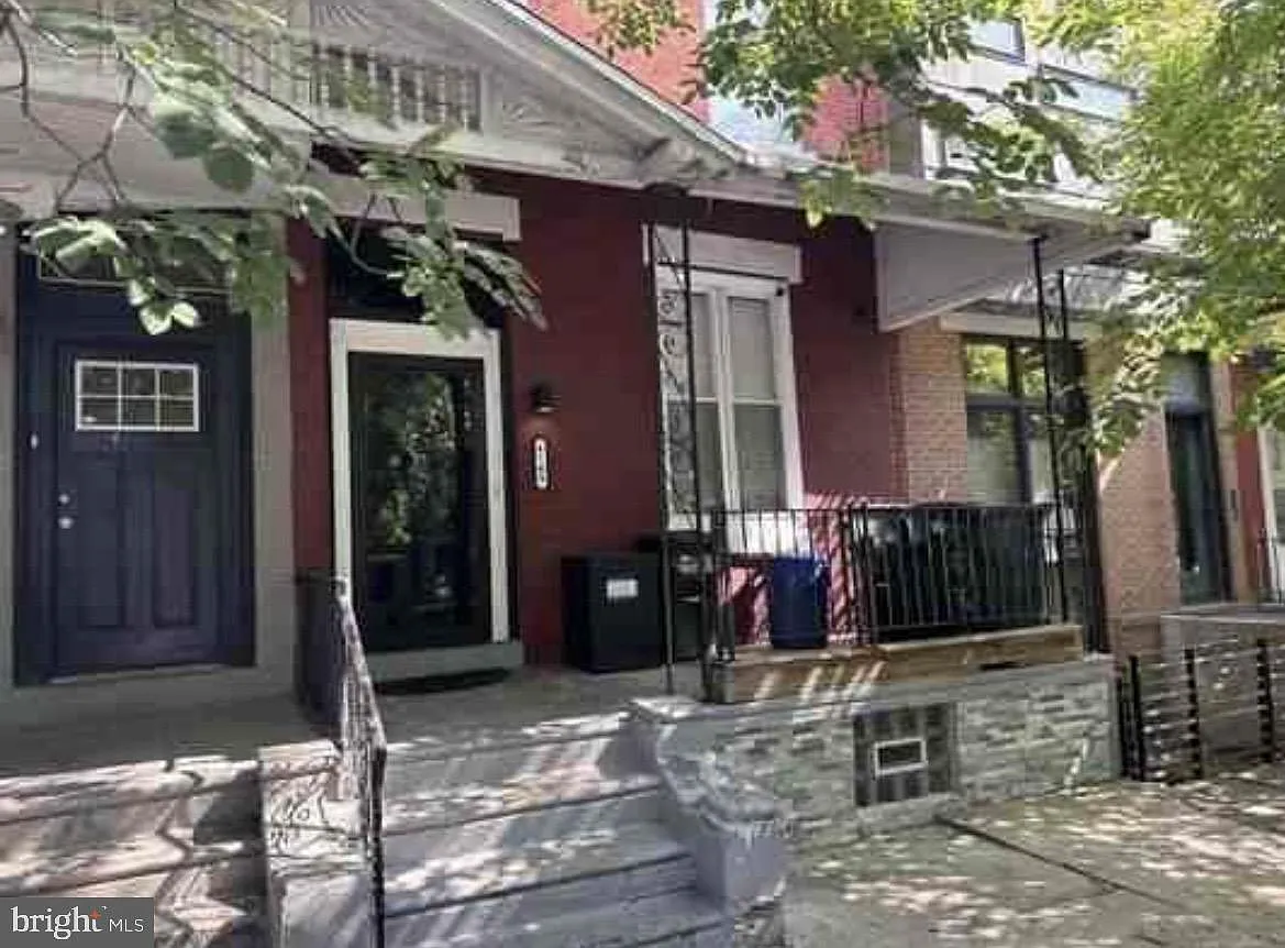 4 bed, 1.5 bath, 1800 sqft, $2,500 — Photo 1