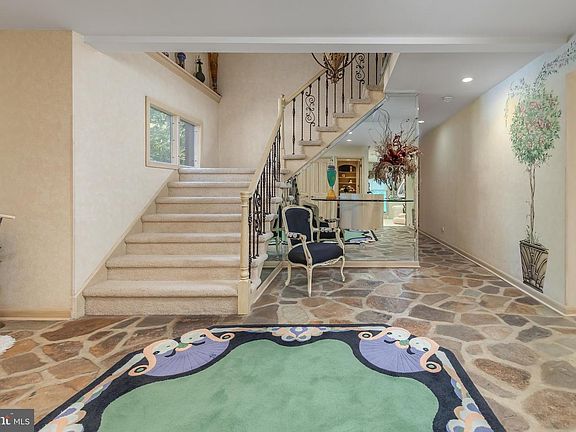 4th image of 533 Heartwood Rd