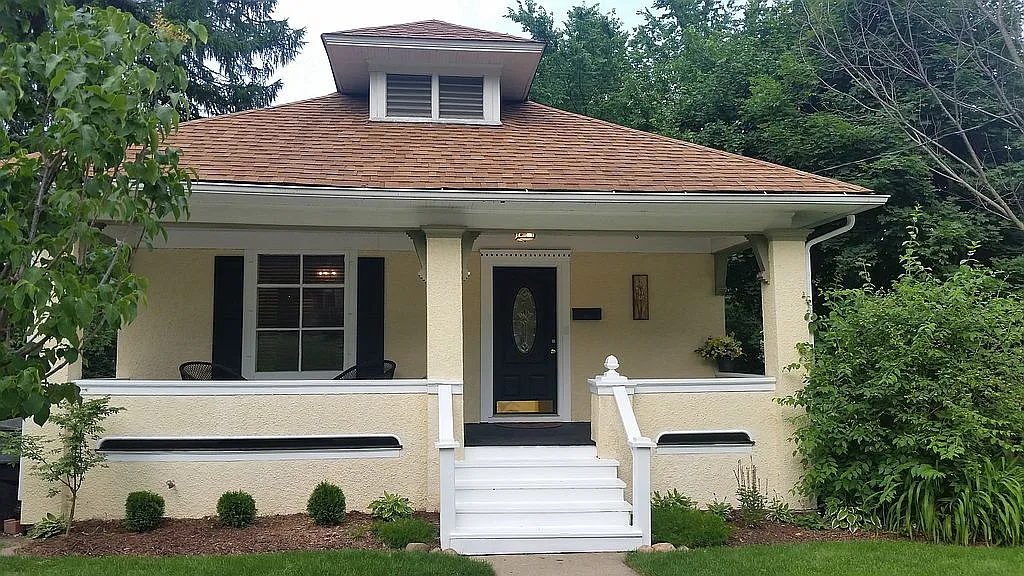 33 Crighton Ave photo 1