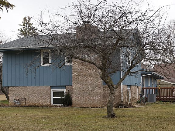2nd image of 4242 Lakeside Dr