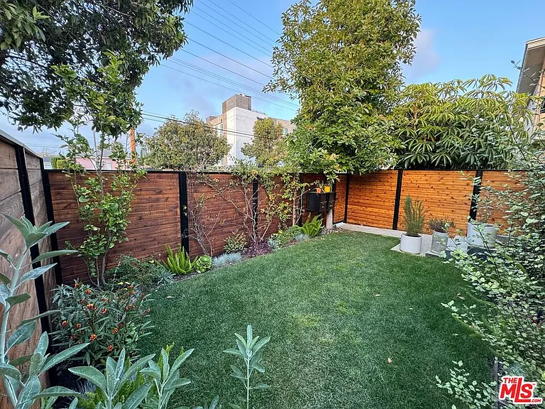 4251 S Centinela Ave — Photo 14
