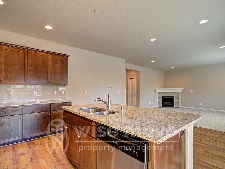 7317 N 93rd Ave — Photo 12