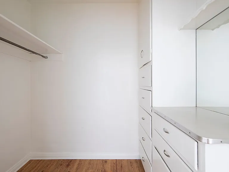 Herschel Apartments — Photo 5