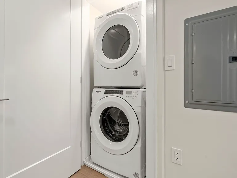 301 Border St #402 — Photo 8
