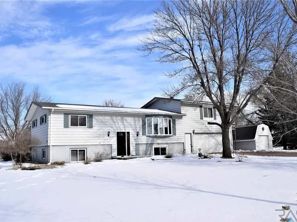 46462 Inca Dr, Hartford, SD 57033