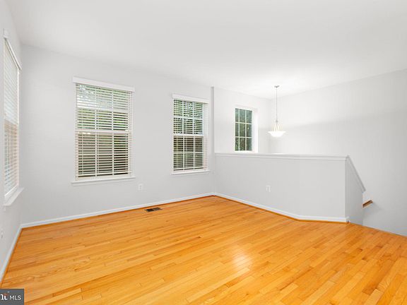 5th image of 1412 Saunders Dr