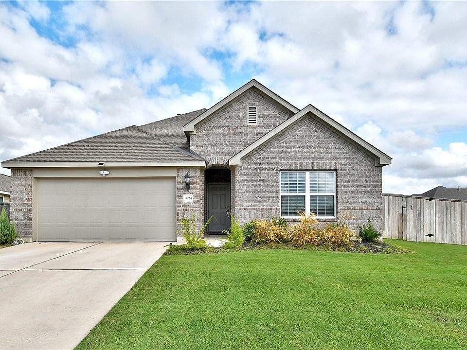 1st image of 11924 Emerald Springs Ln