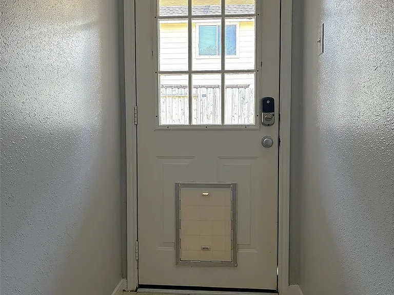 22410 Barrell Springs Ln — Photo 17