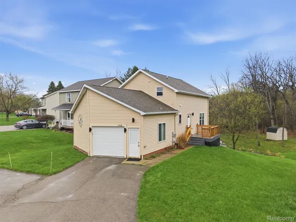2428 Fisher Rd, Howell, MI 48855