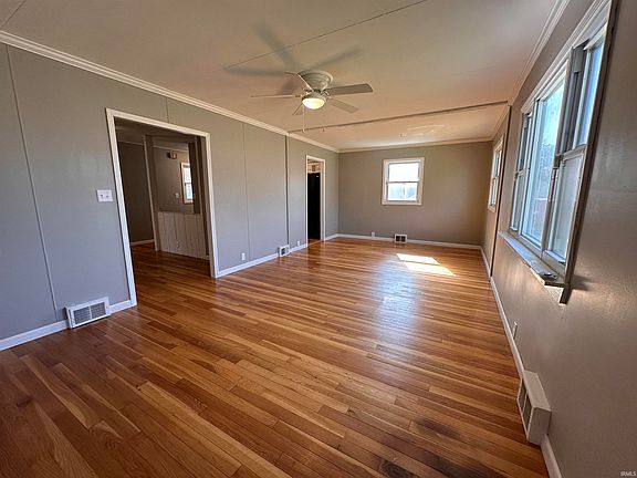 3rd image of 1307 Parkway Ct
