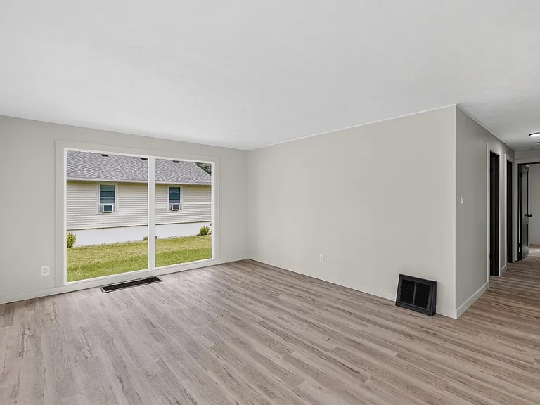 2510 Normandy Dr — Photo 11