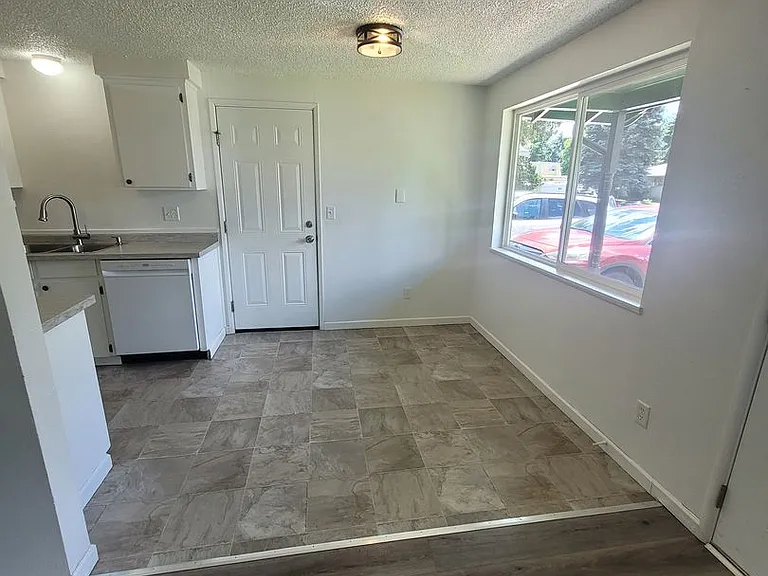 568 Cinderella Loop — Photo 6