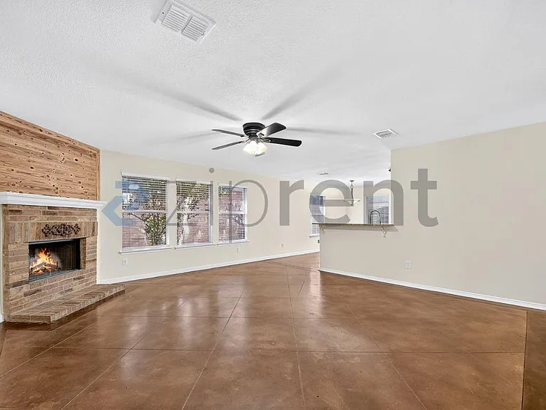 1012 Triple Crown Dr — Photo 12