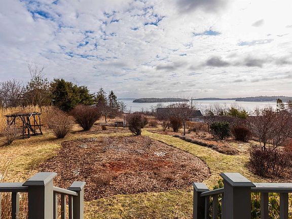 2nd image of 400 Maders Cove Rd