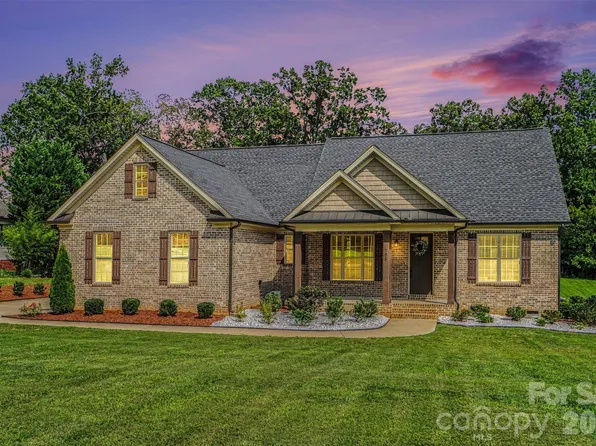 188 Fairhaven Dr, Salisbury, NC 28146