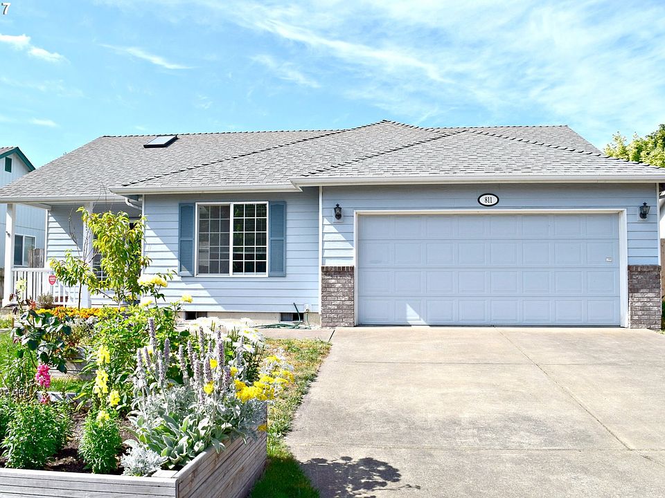 1st image of 811 Mountain River Dr