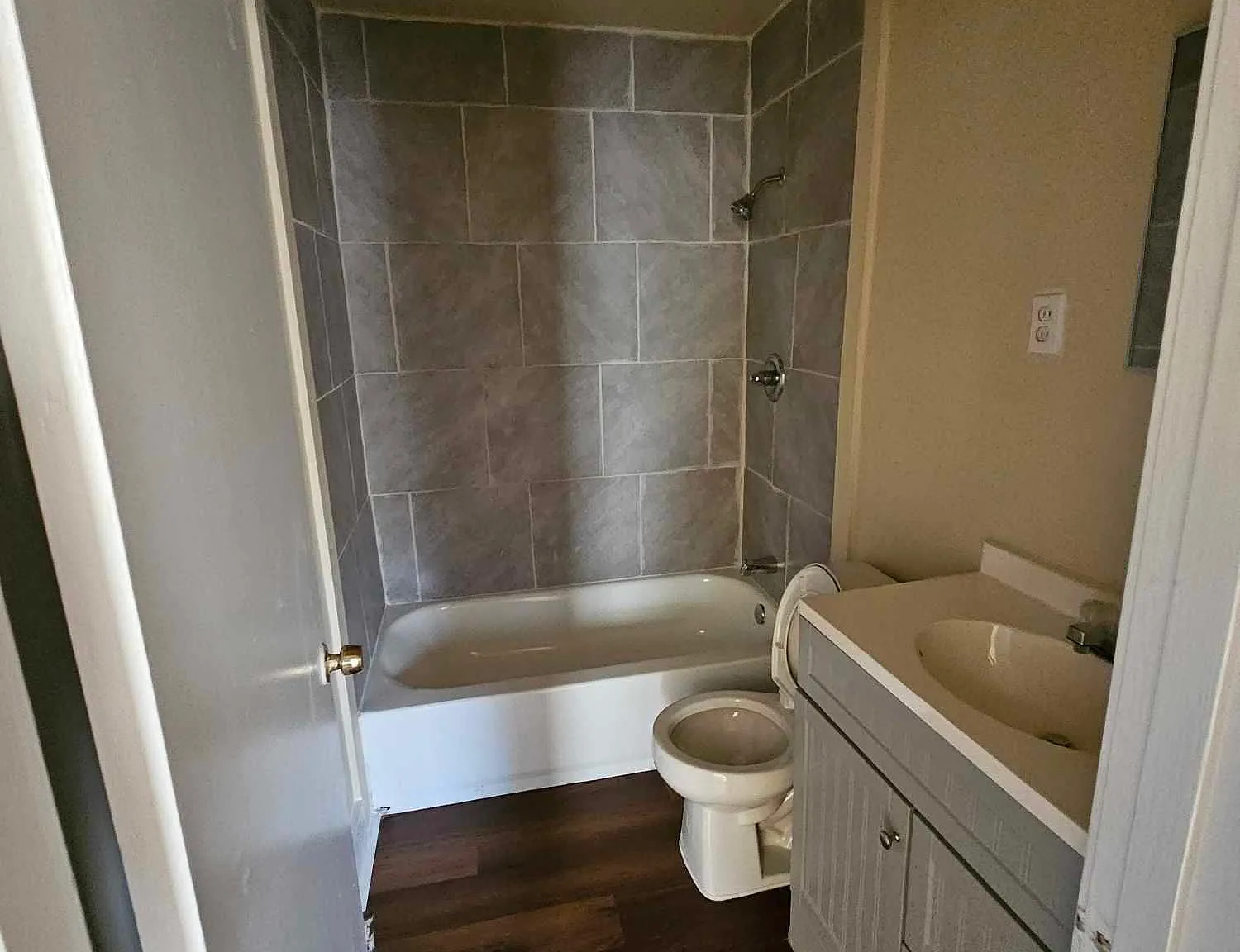 3 bed, 1330 sqft, $1,395 — Photo 3