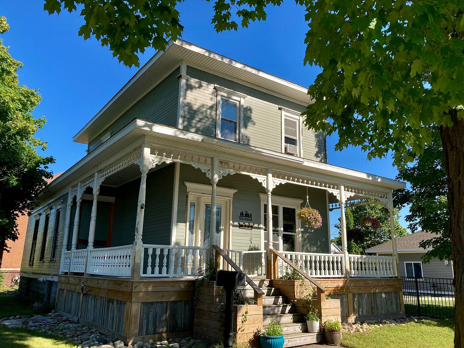 523 S 1st Ave, Alpena, MI 49707 Zillow