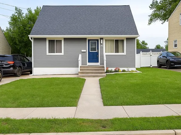 26 Wilson Ave, Bellmawr, NJ 08031