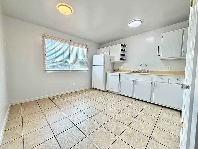 7685 S 2550 W — Photo 10